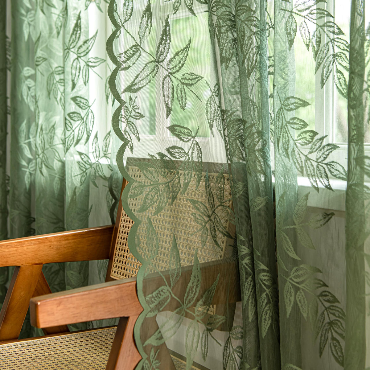 Sutuo Home living-room window decor setup in a cozy country-style room.