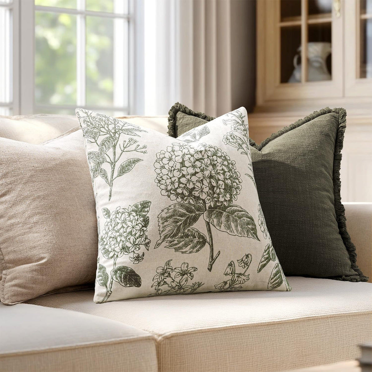 SWANCOCO decorative pillow cover showcases hydrangea print for cozy bedrooms.