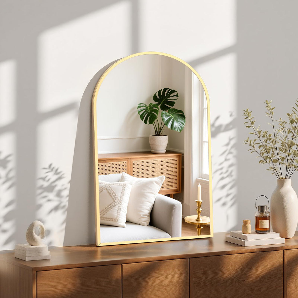 Sweetcrispy arched design adds vintage charm with modern practicality.