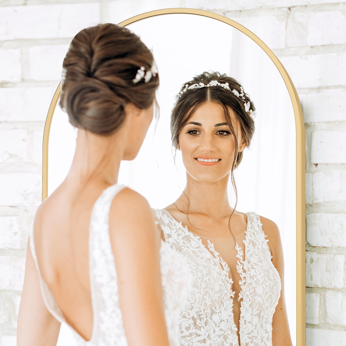 Sweetcrispy leaning mirror in bedroom setting ideal for daily dress check.