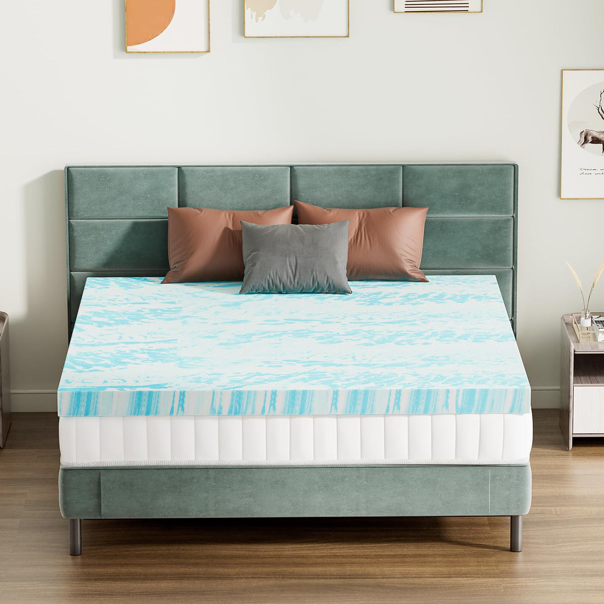 Sweetcrispy blue gel-infused topper demonstrates even weight distribution.