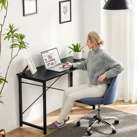 Sweetcrispy desk X-reinforcement emphasizes stability during daily tasks.