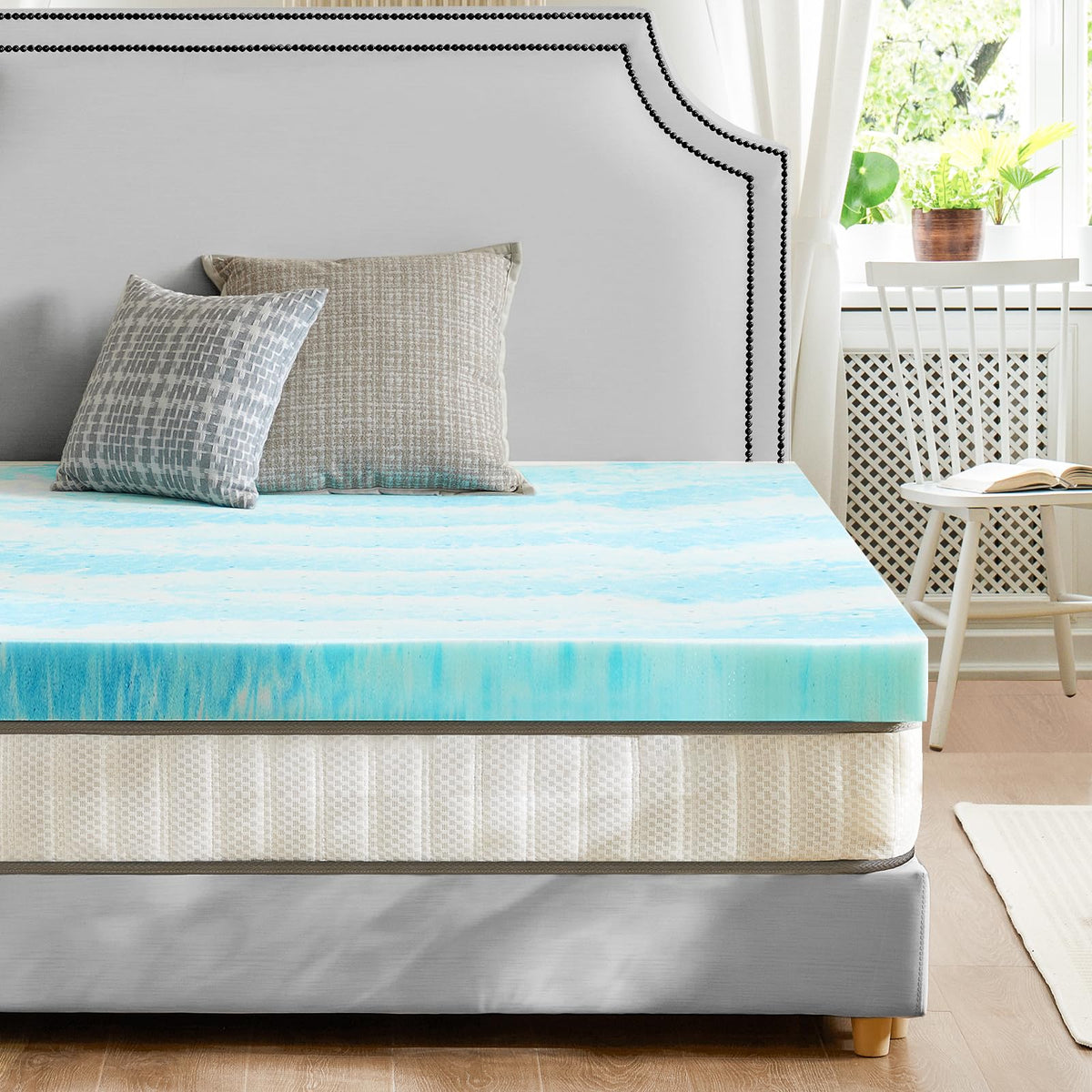 Sweetcrispy full topper on bed demonstrates enhanced airflow and night-long comfort