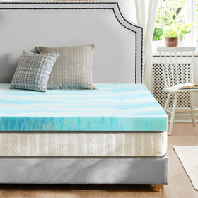 Sweetcrispy full topper on bed demonstrates enhanced airflow and night-long comfort