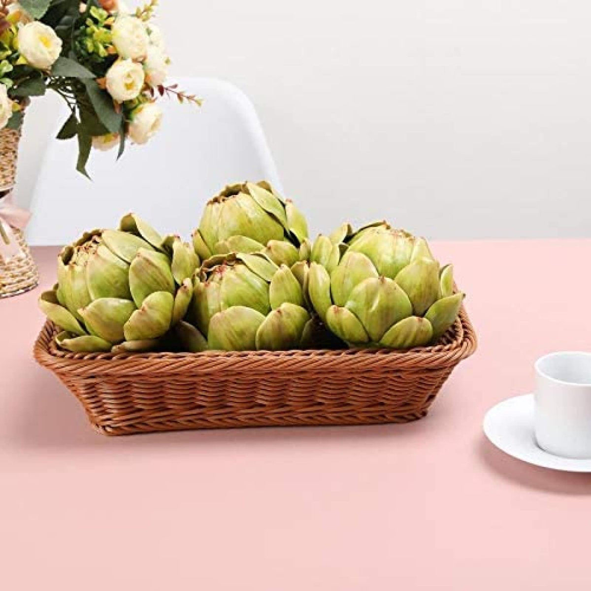 Sxowihz artichoke dining room ambience enhances table decor.