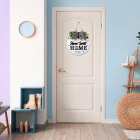 Sylixonae 11-8-inch welcome sign makes a statement without overwhelming the doorway.