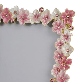 Synovana vintage-inspired rose frame creates a charming focal point