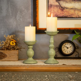 Sziqiqi candle holder with velvet bottom protects surfaces.