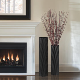 Sziqiqi sturdy metal base detail highlights durable construction for high-traffic spaces.