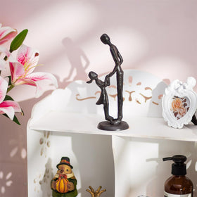 Sziqiqi iron sculpture complements Christmas and birthday decor with timeless charm.