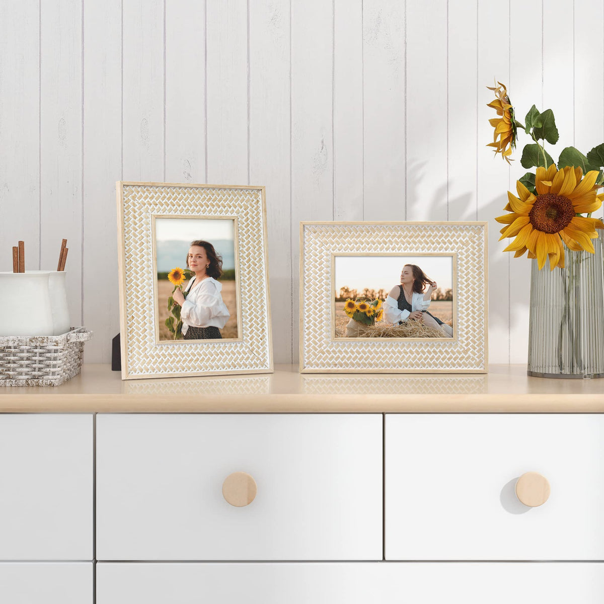 Takfot frame with glass front protects photos while remaining clear.