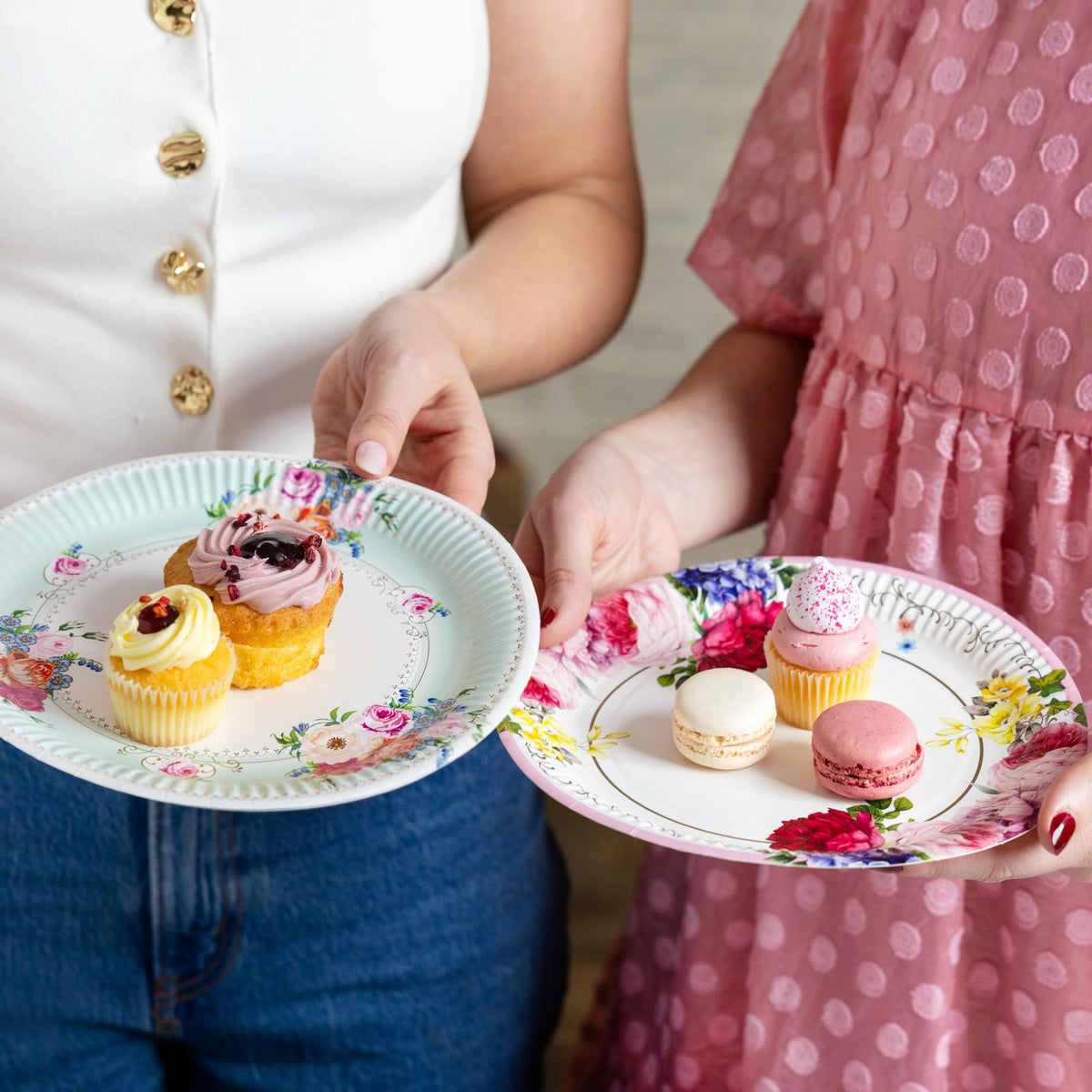 Talking Tables vintage bunting 3m adds charming ambience.