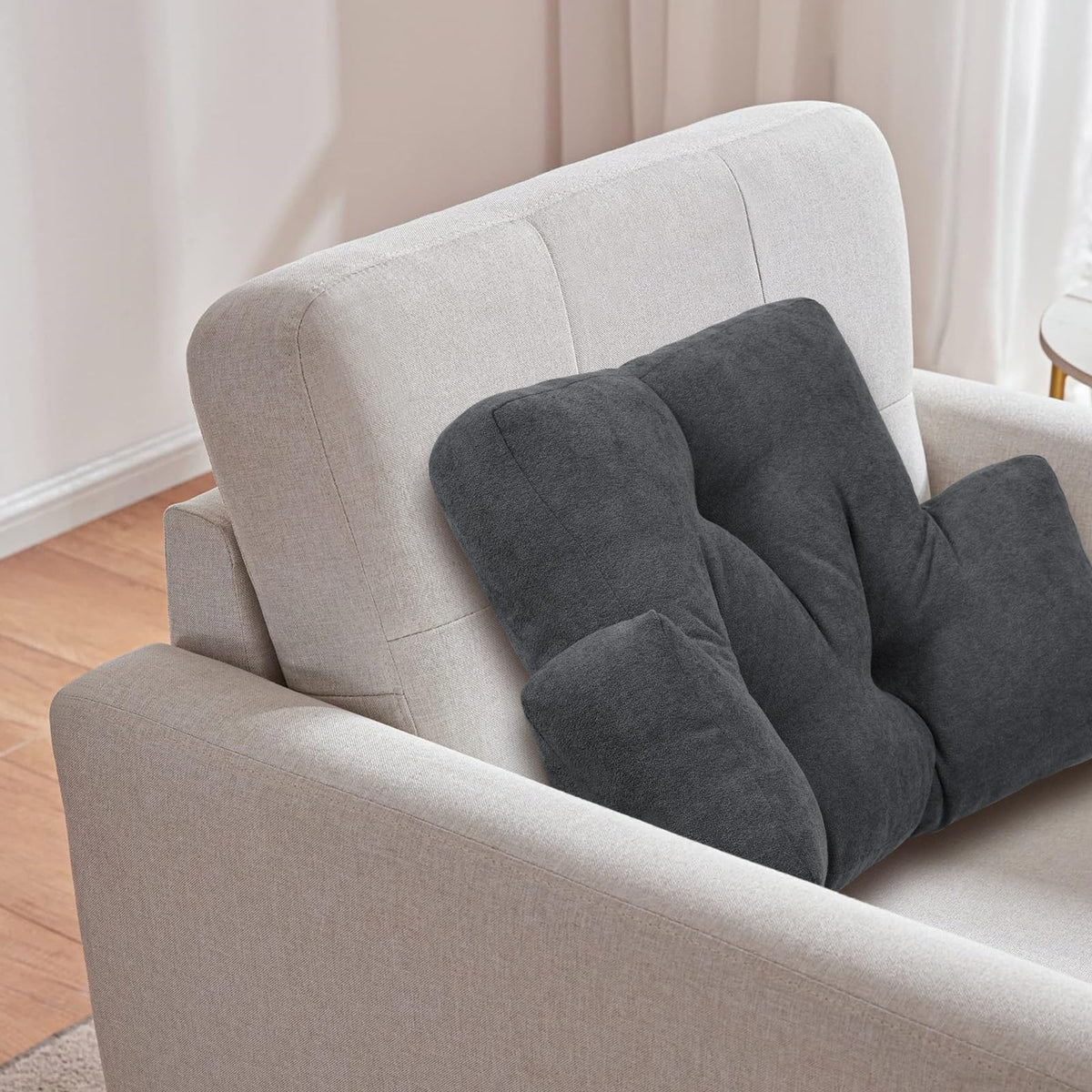 TANYOO tufted design close-up shows stable fill for lasting shape