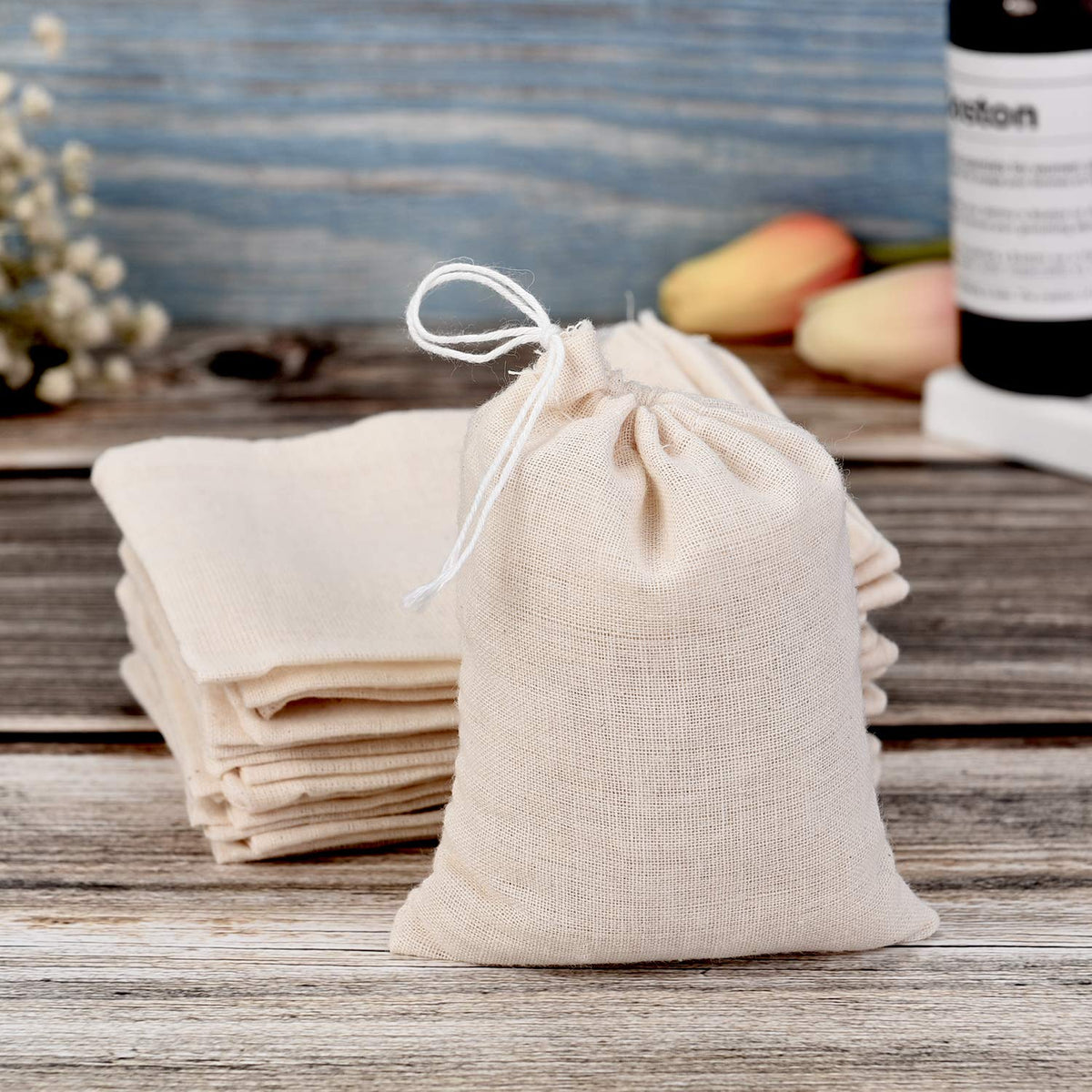 Tatuo muslin burlap bag protects jewelry and small keepsakes.