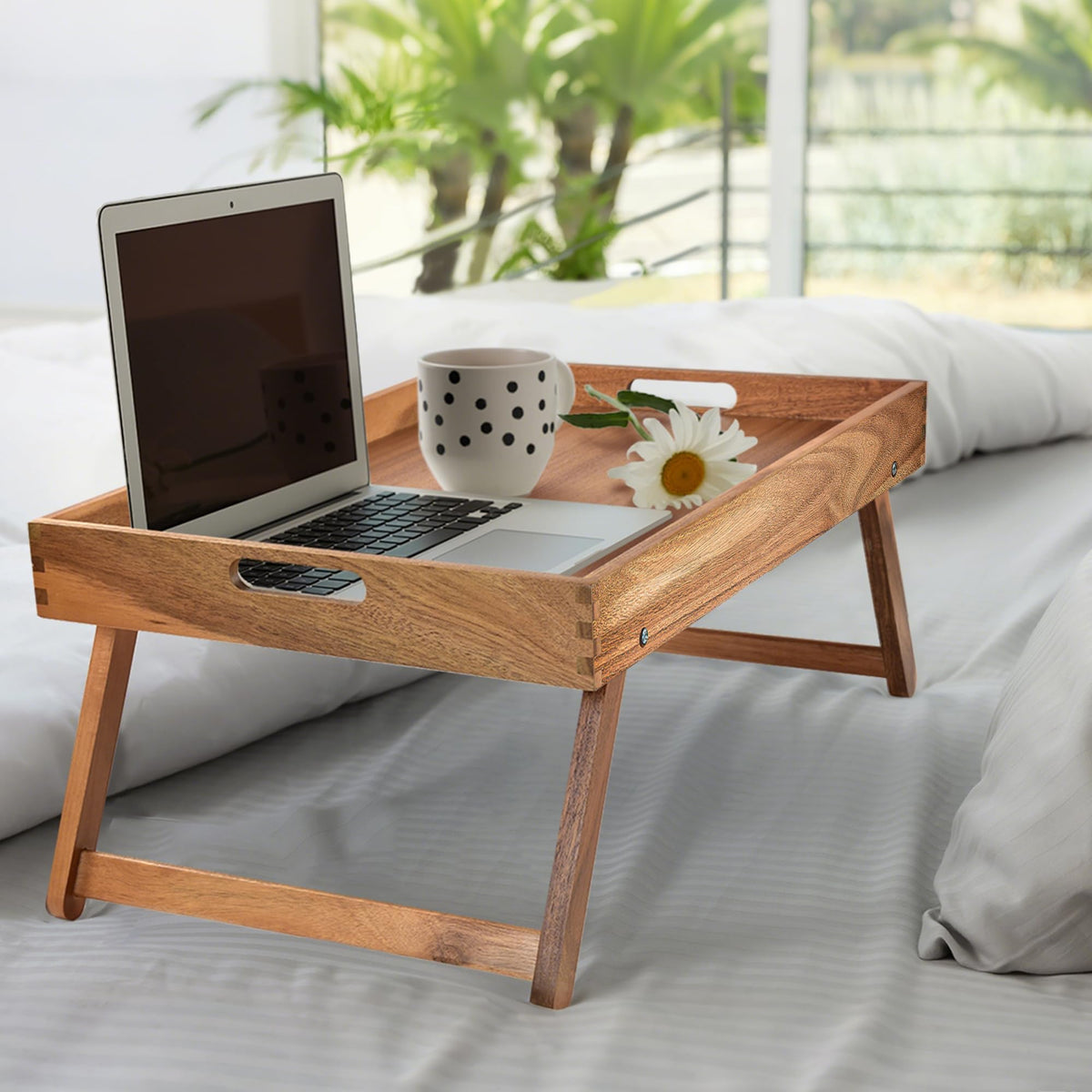 Taxenxar mortise and tenon joinery for a durable frame.
