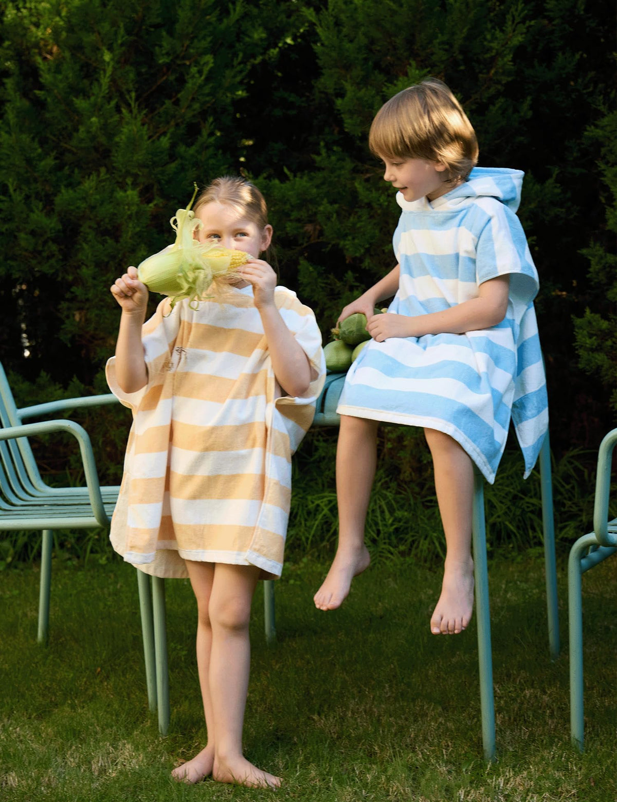TBEZY gift-ready pink poncho towel for bath, beach, or travel.