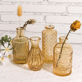 TBWIND home and office flower decor enhances table aesthetics.