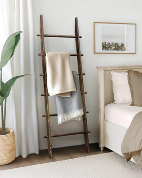 TEAKMAMA blanket ladder with side pegs for hats and bags
