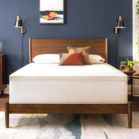 Tempur-Pedic Cloud Topper 2in foam texture enhances pressure relief.