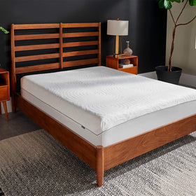 Tempur-Pedic TEMPUR-Protect waterproof cover protects against spills for a clean mattress.