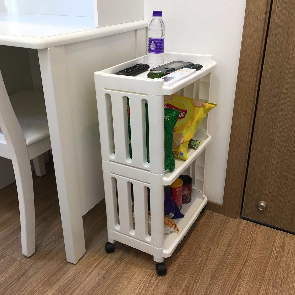 TENBOAT cart dimensions fit snugly in small rooms.