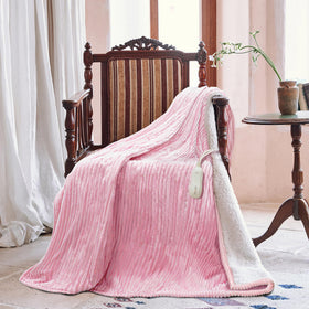 Texciting heated blanket with ultra-soft material for comfort.