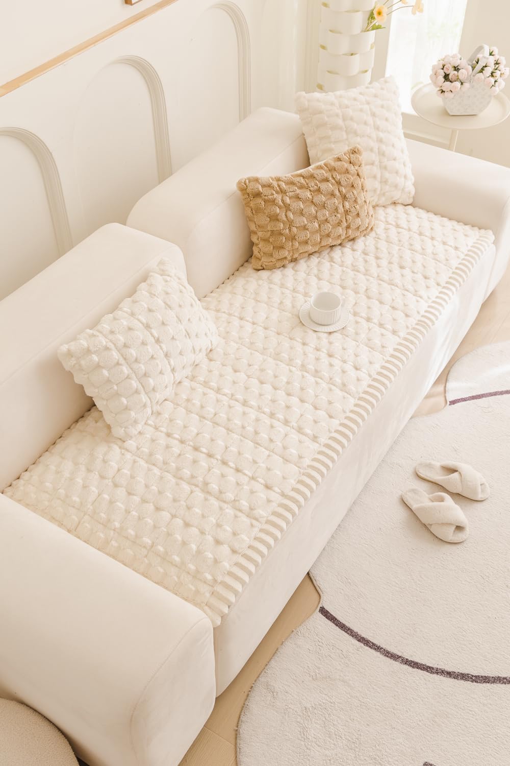 TGODGPY washable pet couch mat cleans easily after messes.