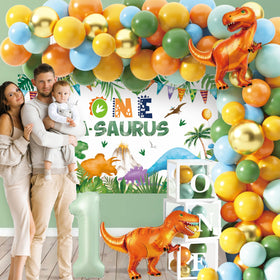 THAWAY dinosaur tablecloth keeps party surfaces tidy and easy.