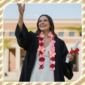 Thiccywoov Graduation Lei length of 150 cm ensures graceful drape.