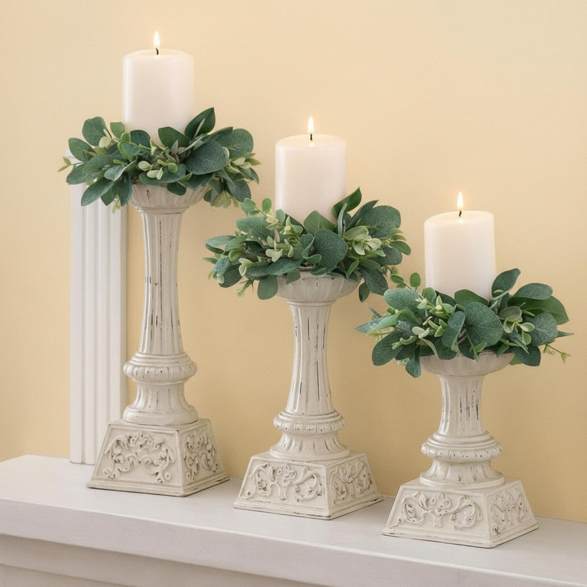 Thinkday door decor wreath 4inch creates warm ambience.