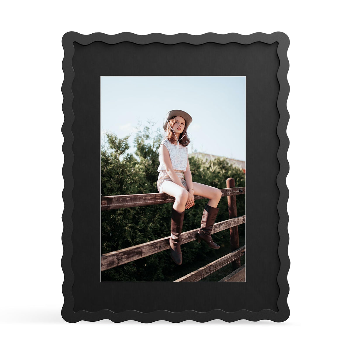 THKRLOF 11x14 frame with wavy edge front view showing clear glass display