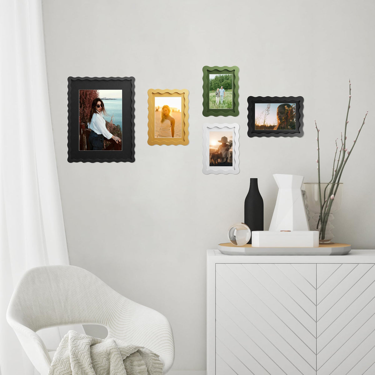 Secure packaging of THKRLOF frame with corner protectors