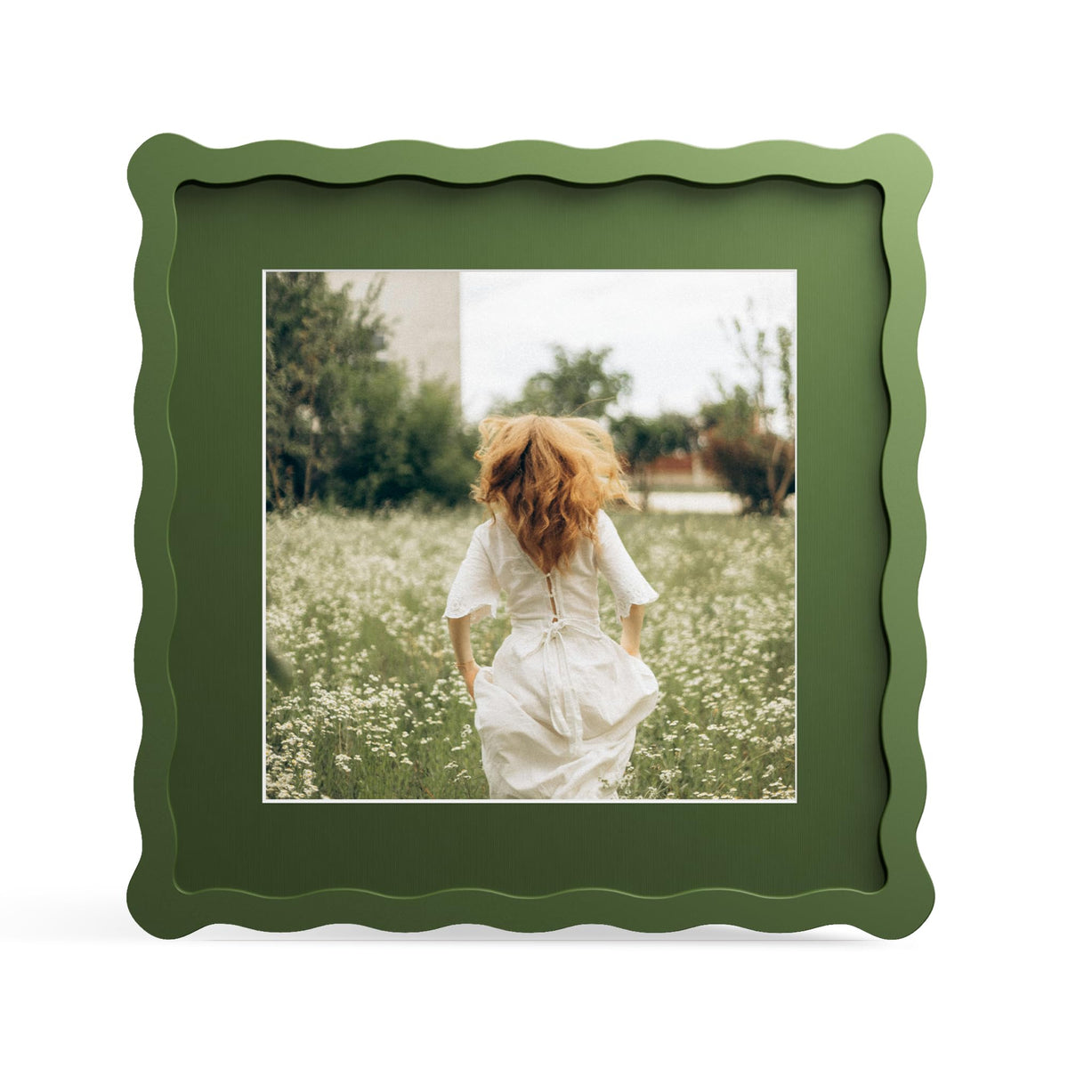THKRLOF picture frame with wavy edge green closeup highlights durable materials and clarity