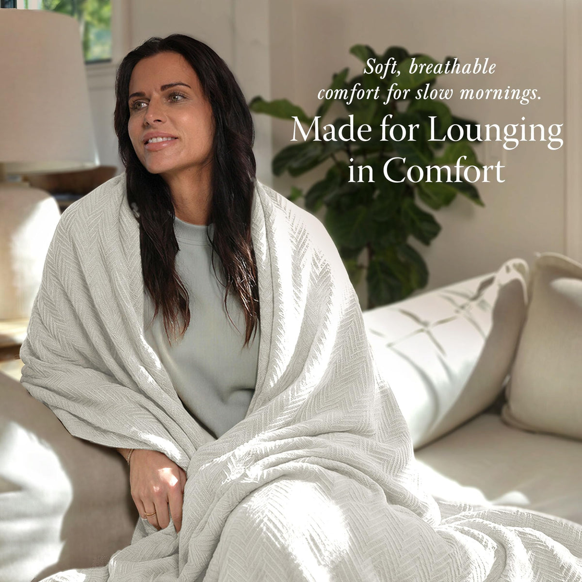 Threadmill all-season cotton blanket ideal for couch and living room use.
