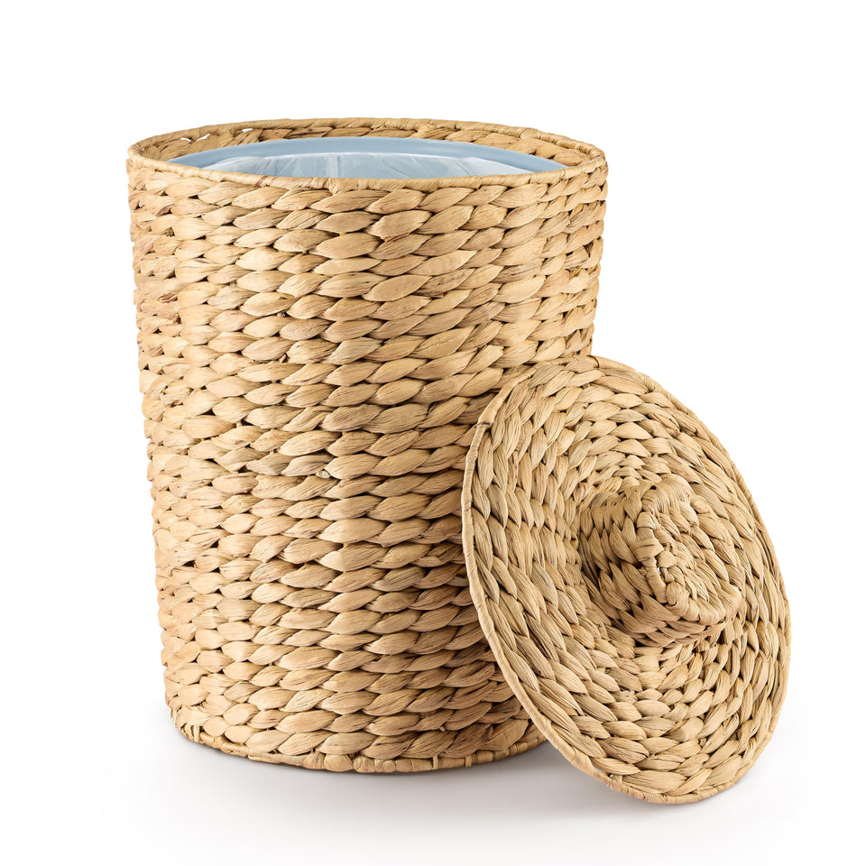 Tidita water hyacinth waste bin with lid, natural texture for bathroom decor.