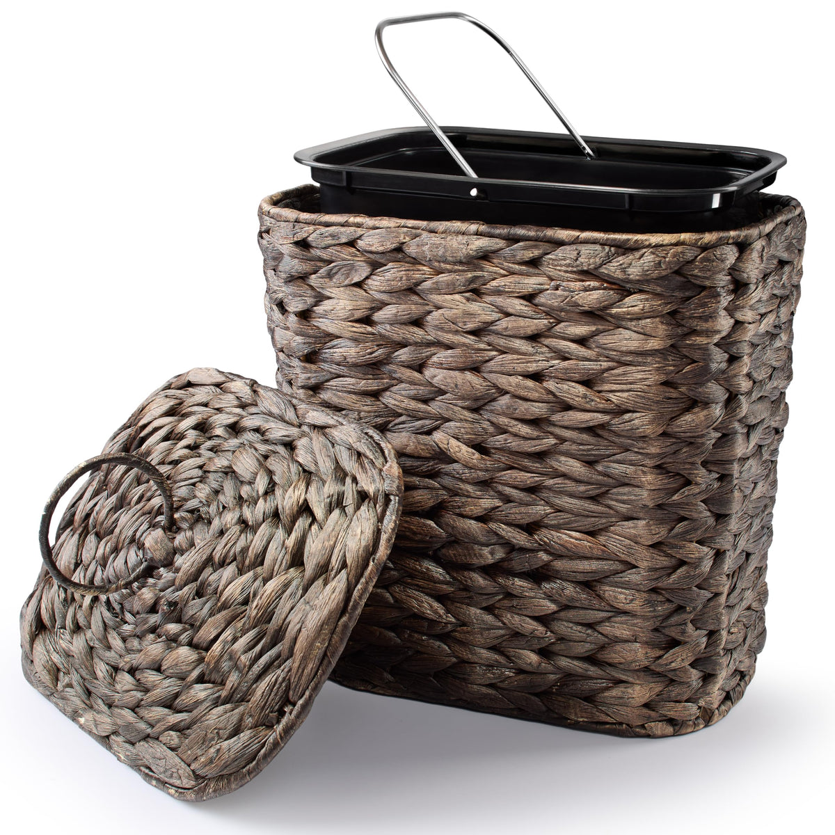 Tidita wicker waste basket with lid, neatly concealing trash.
