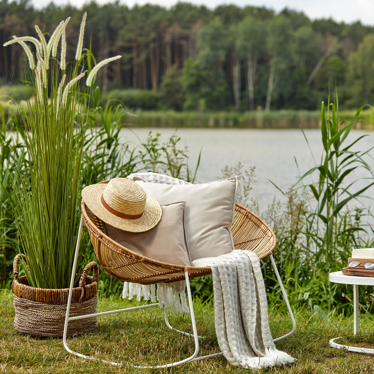 Tigeen wheat grass decor with lifelike leaves for a fresh vibe.