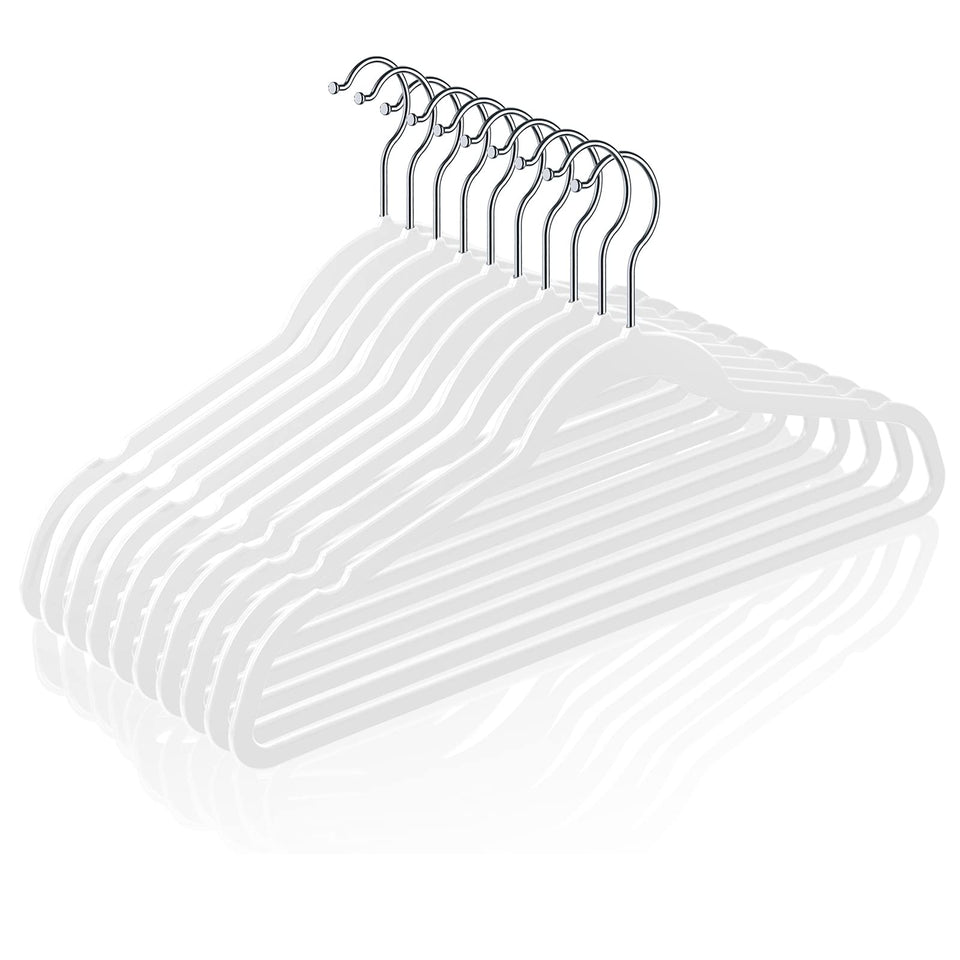 TIMMY 50 plastic hangers organized in a closet maximize space and order.