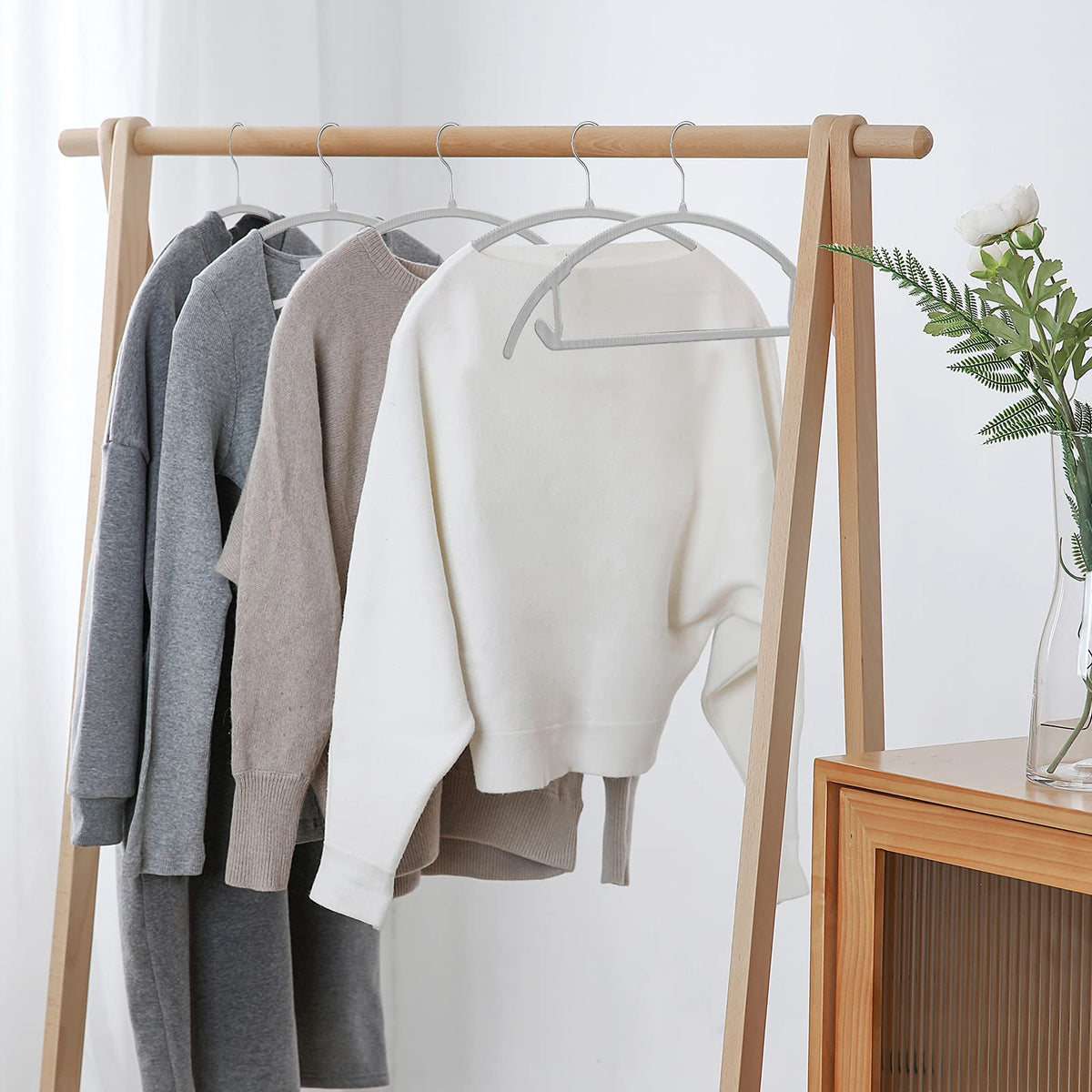 TIMMY 50-pack keeps closets organized and ready