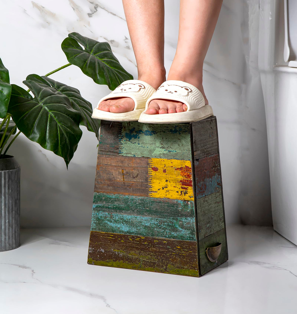 TIMRIS decorative flower planter option complements interiors while reducing clutter.