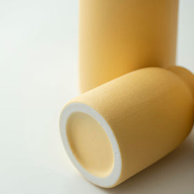 TINCTOTNIC ceramic vases feature waterproof coating for versatile stems use.