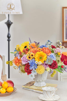 TINGE TIME chrysanthemum-hydrangea bouquet adds lush color to events