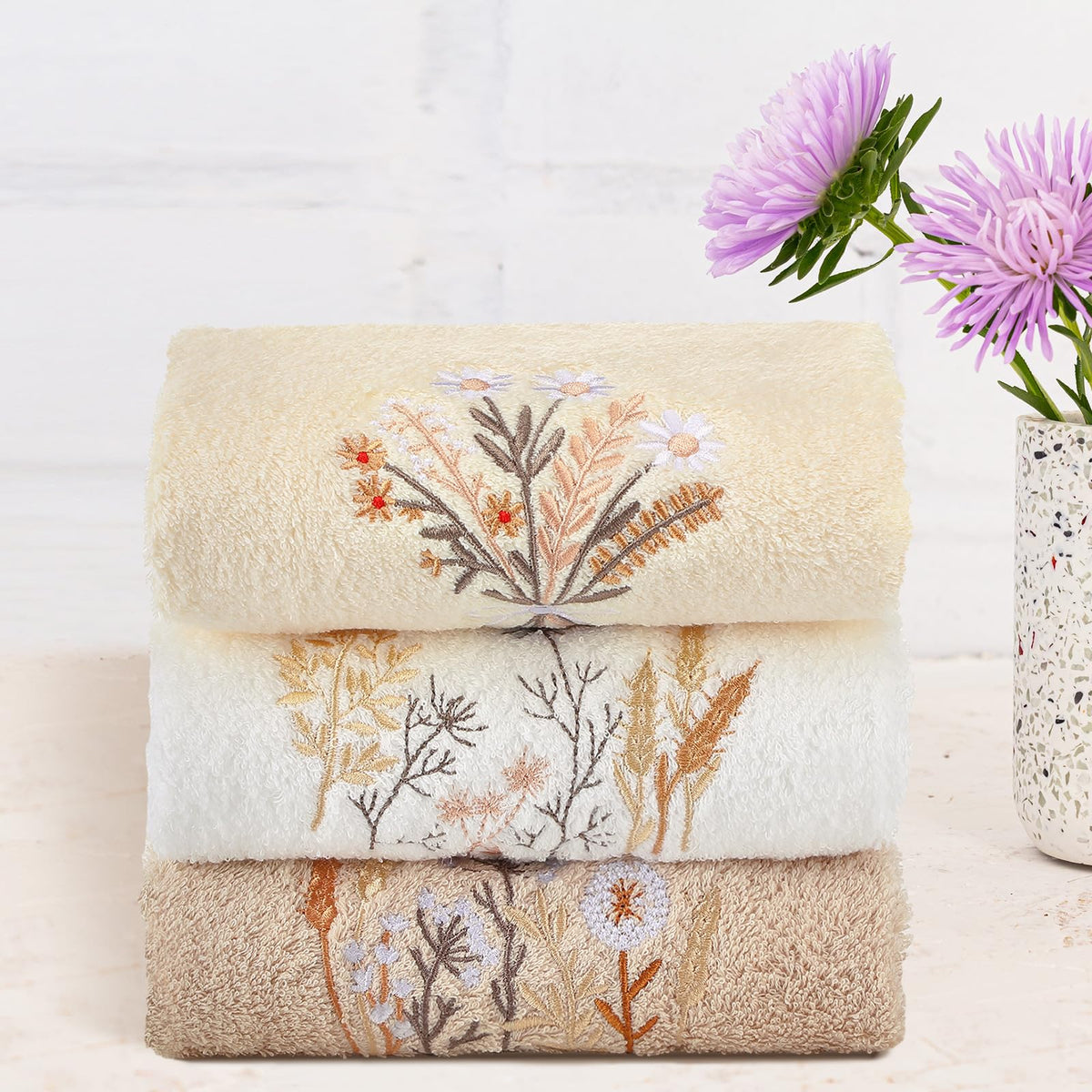 Tingjoo washable floral towels demonstrate practical, easy-care use in kitchen or bath.