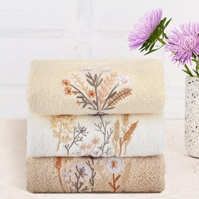 Tingjoo washable floral towels demonstrate practical, easy-care use in kitchen or bath.