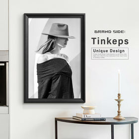 Tinkeps curved-edge design adds subtle elegance to decor.