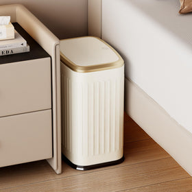 TIPGO stainless-steel-wastebasket with fingerprint-resistant finish for easy cleaning.