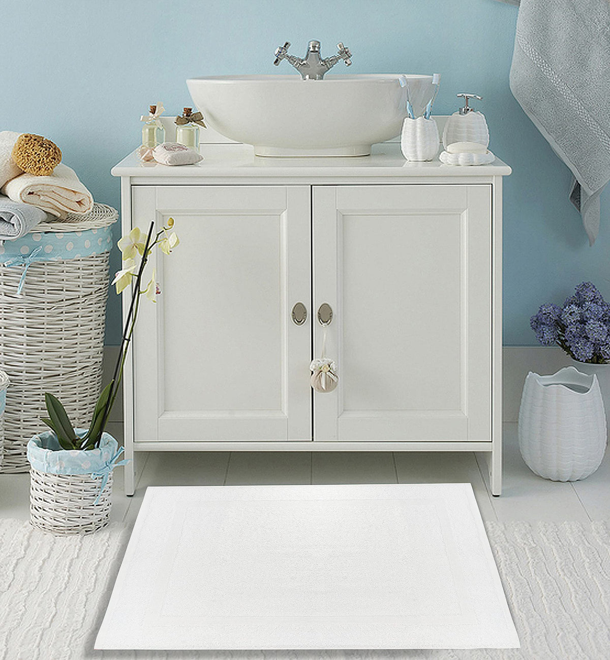 TOALLA 12-pack bath mats provide consistent style across spaces