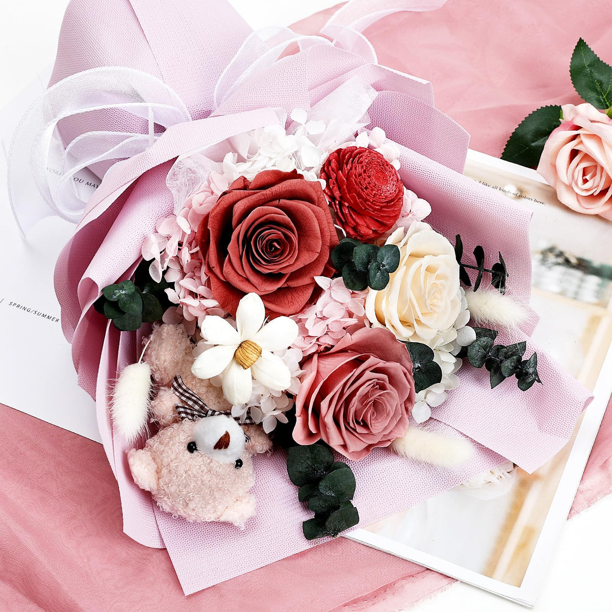 Tobilu gift box with greeting card ready to give