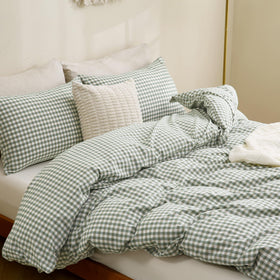 Linen-like finish on TOCOMOA duvet cover adds rustic charm