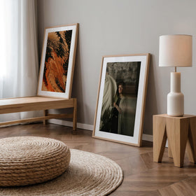 TONES FRAME DESIGN natural wood grain veneer adds warm, organic appeal.